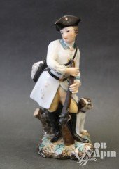 Скульптура "Охотник с собакой"
